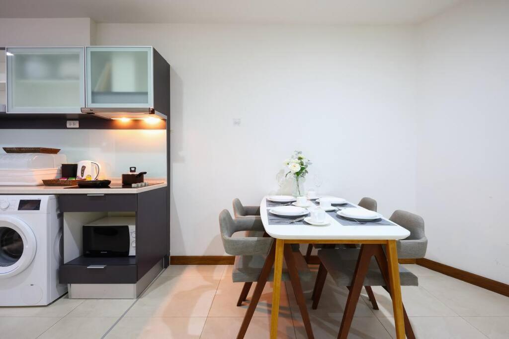 Specious Luxury 2 Bedrooms Apt. Chiang Mai Exterior foto
