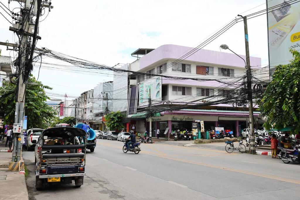 Specious Luxury 2 Bedrooms Apt. Chiang Mai Exterior foto